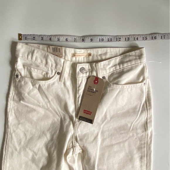 Levi’s Size 30 X 32 Women’s Mid Rise Tummy Slimming Shapes Hip And Thigh… - Picture 4 of 8